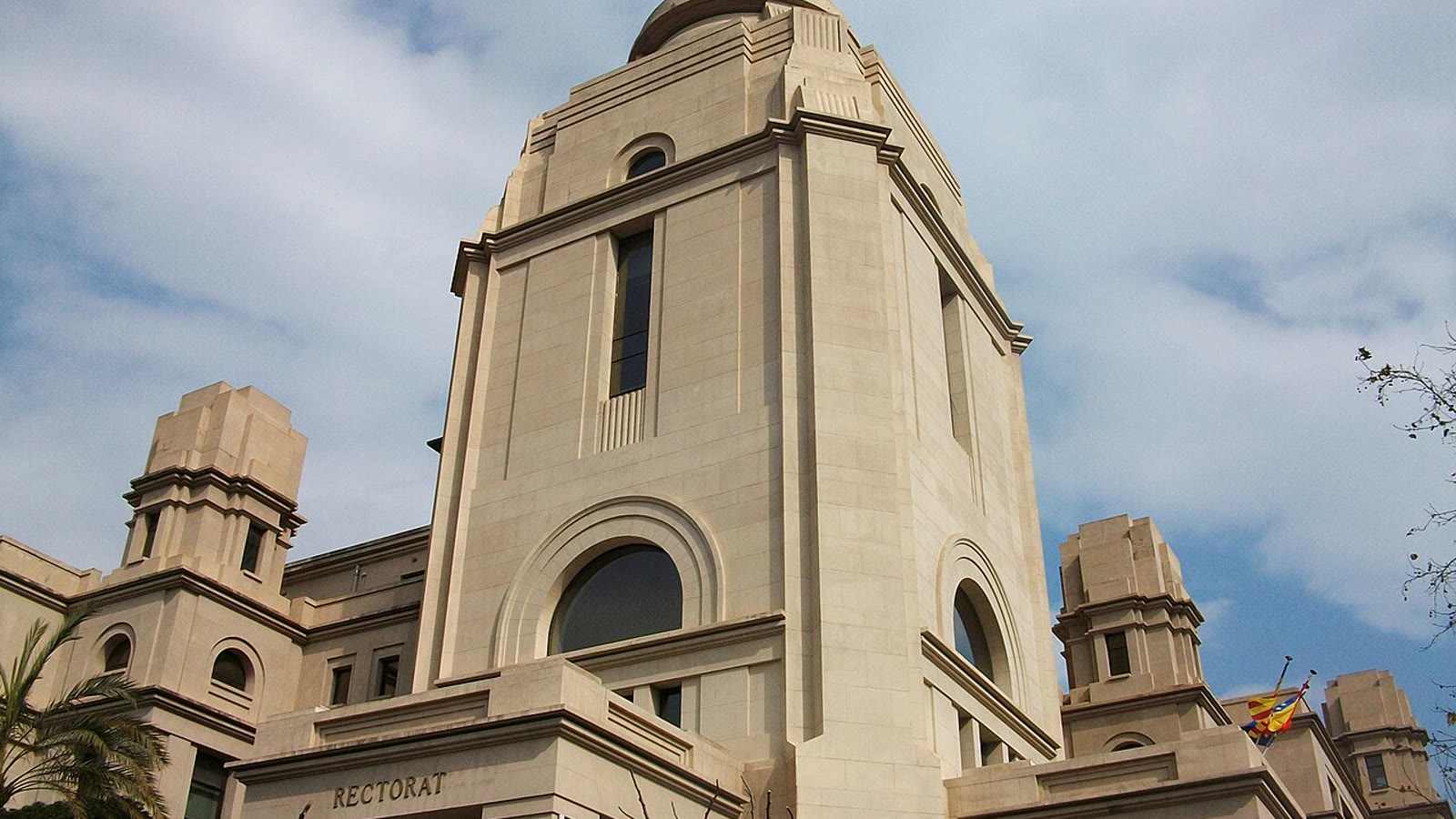 Edifício do Reitorado da Universitat de València — visto de estudante na Espanha